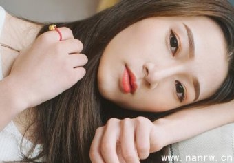 要怎么撩妹套路三个推拉聊天话术追女生